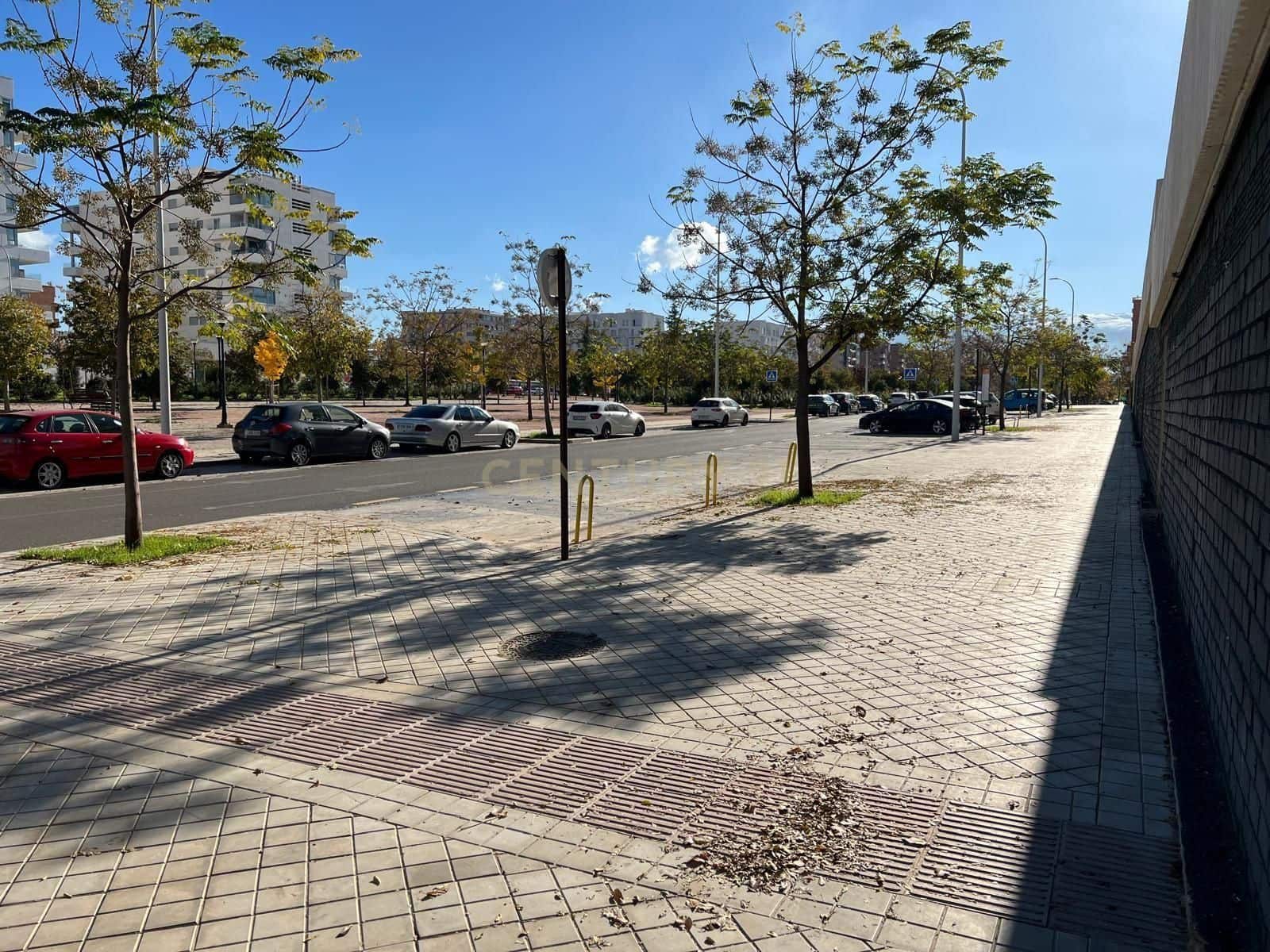 Commercial for rent in Granada city - € 1,400 (Ref: 9294009)