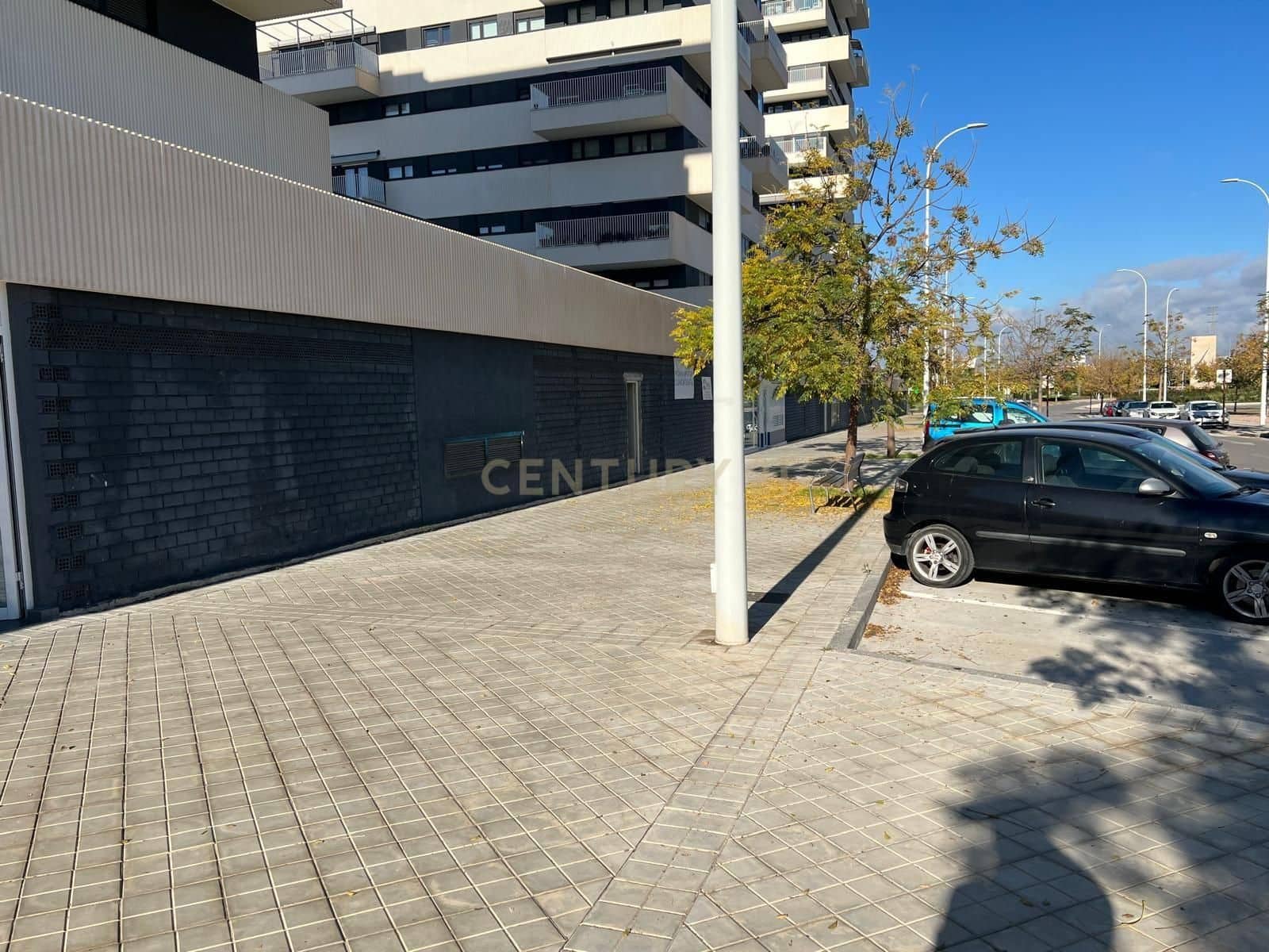 Commercial for rent in Granada city - € 1,400 (Ref: 9294009)