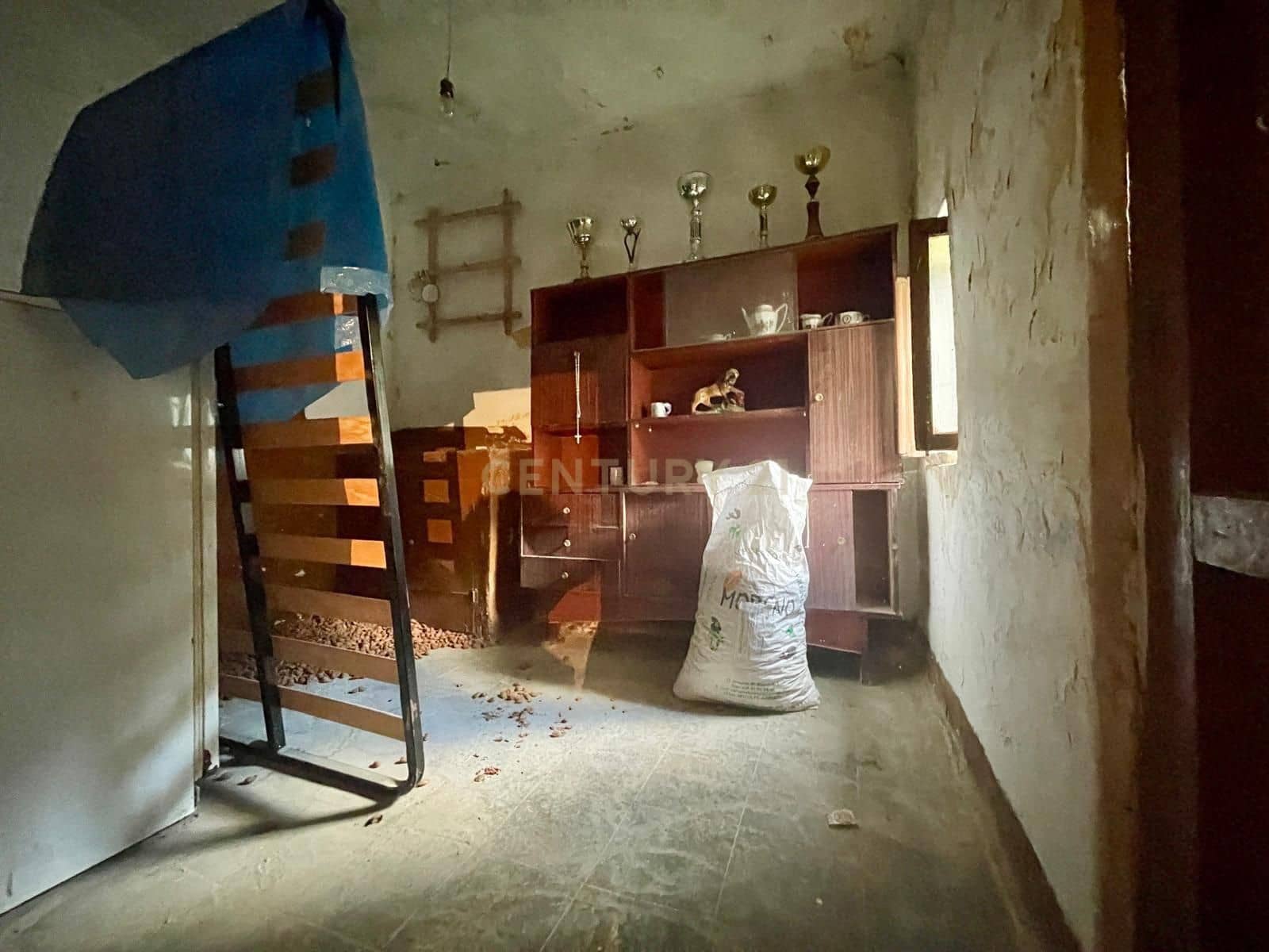 Ruin til salg i Moclin - € 37.000 (Ref: 9294013)