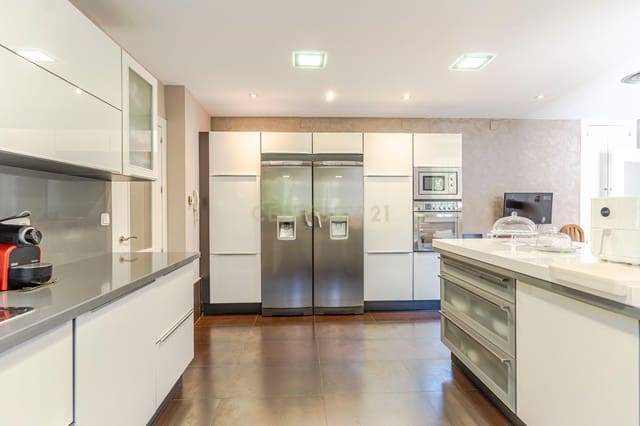 6 soveværelse Villa til salg i Carretera de la Sierra, Granada by med garage - € 1.040.000 (Ref: 9294014)