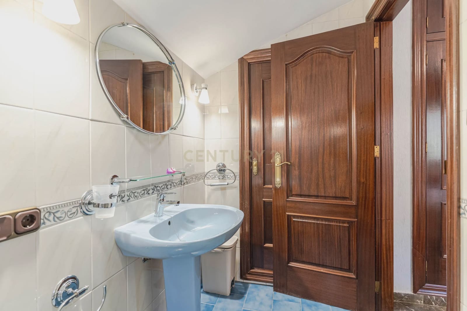 6 soverom Villa til salgs i Granada by med garasje - € 1 040 000 (Ref: 9294014)