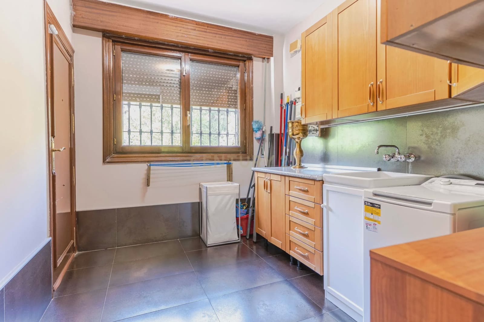 6 soverom Villa til salgs i Granada by med garasje - € 1 040 000 (Ref: 9294014)