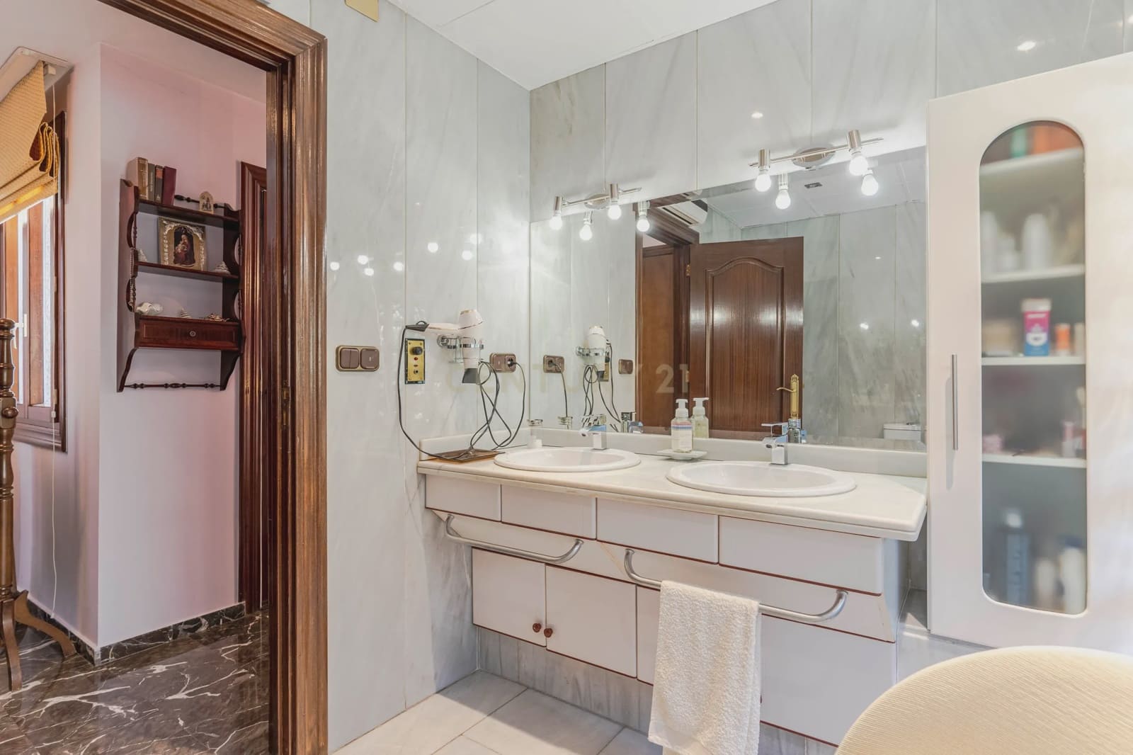 6 soverom Villa til salgs i Granada by med garasje - € 1 040 000 (Ref: 9294014)