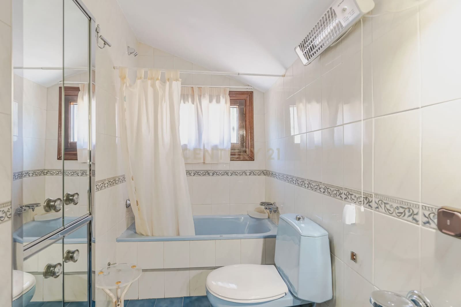 6 soverom Villa til salgs i Granada by med garasje - € 1 040 000 (Ref: 9294014)