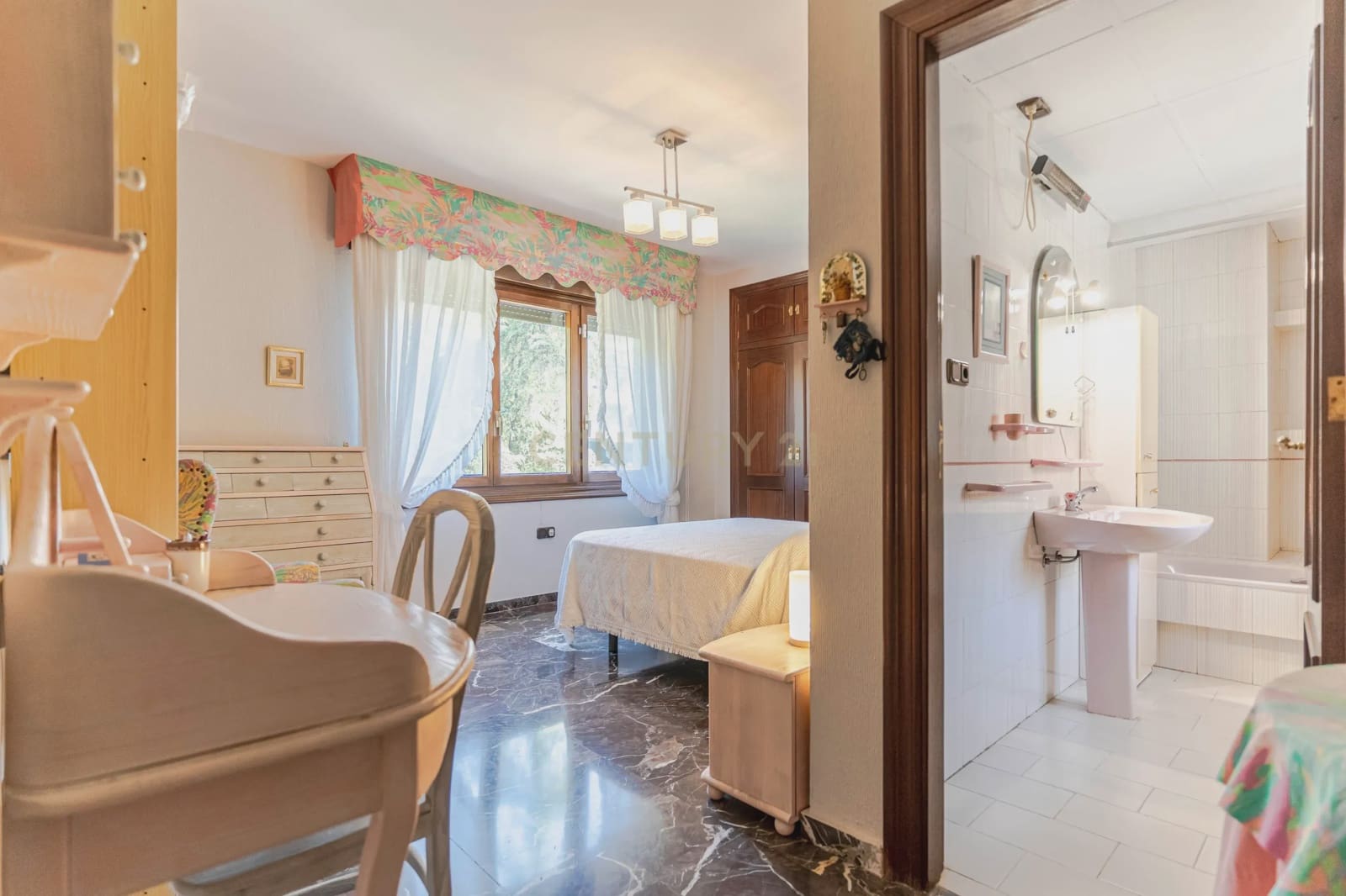 6 soverom Villa til salgs i Granada by med garasje - € 1 040 000 (Ref: 9294014)