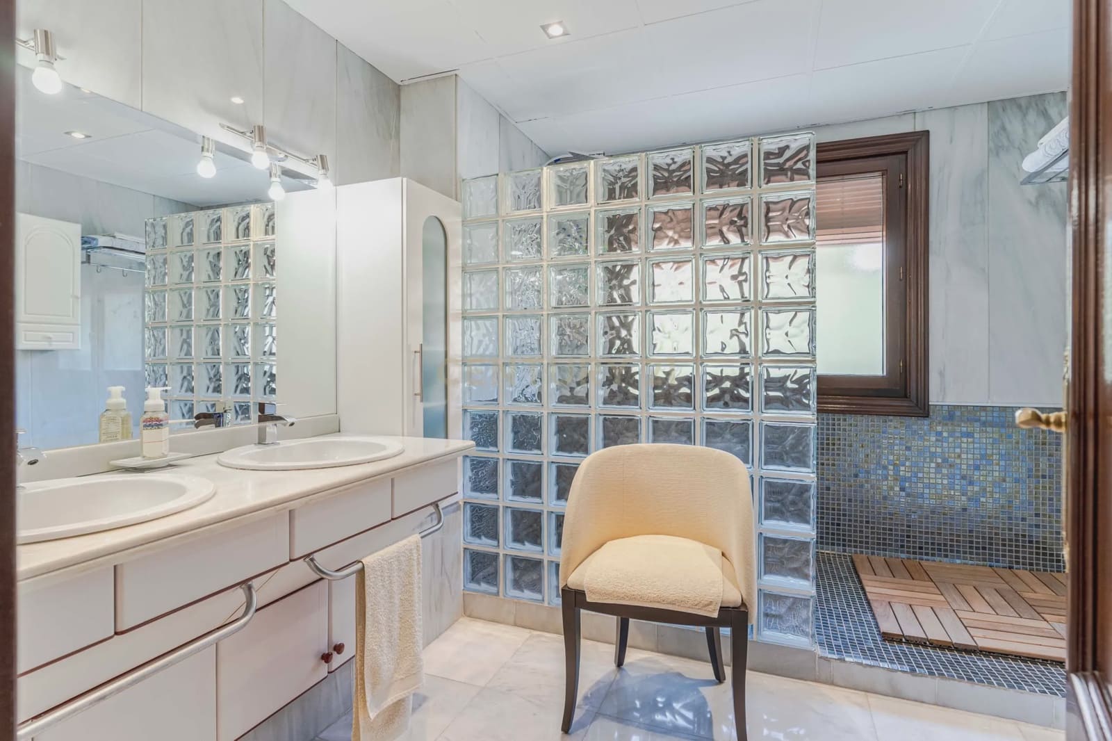 6 soverom Villa til salgs i Granada by med garasje - € 1 040 000 (Ref: 9294014)