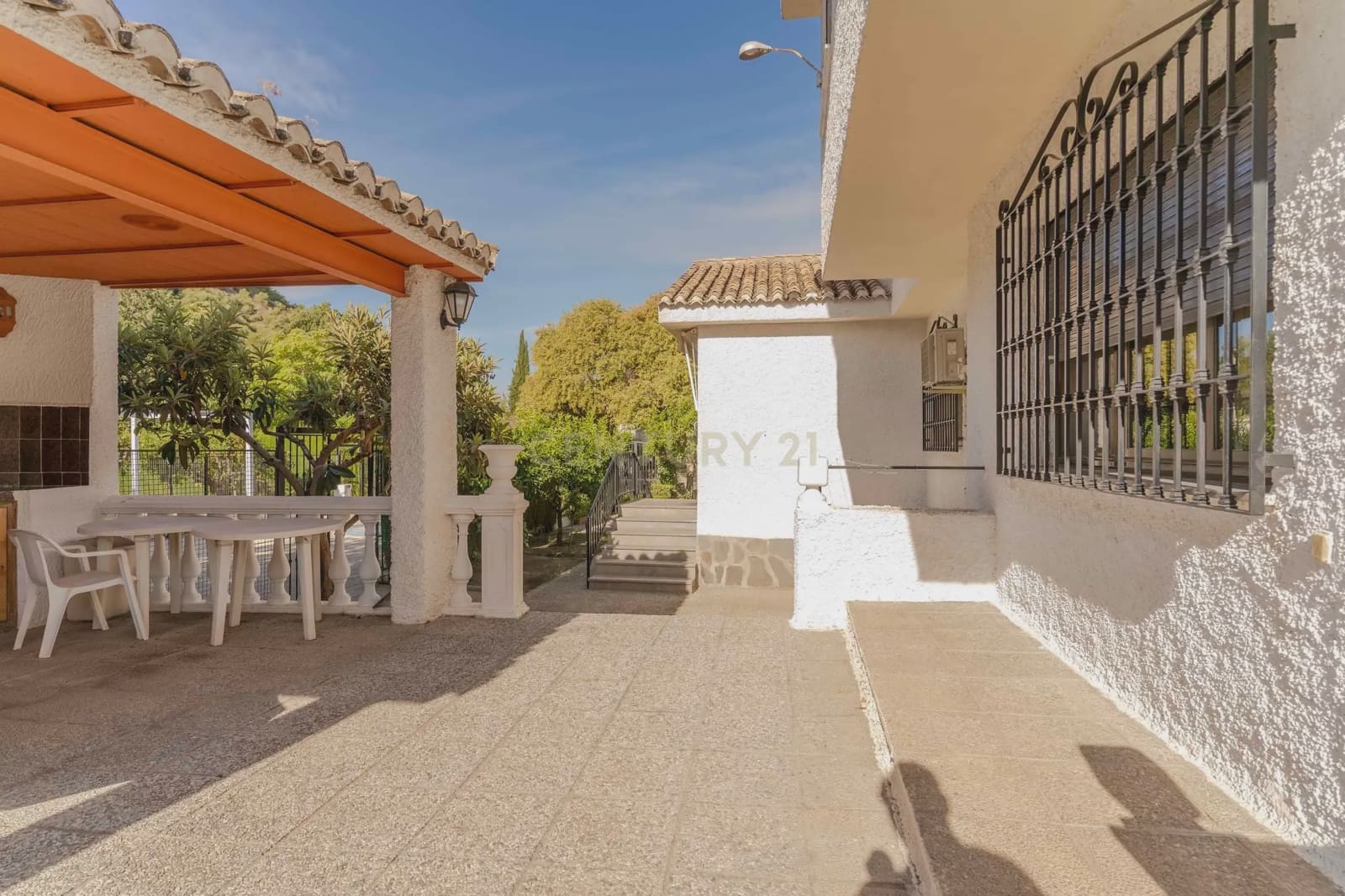 6 soverom Villa til salgs i Granada by med garasje - € 1 040 000 (Ref: 9294014)