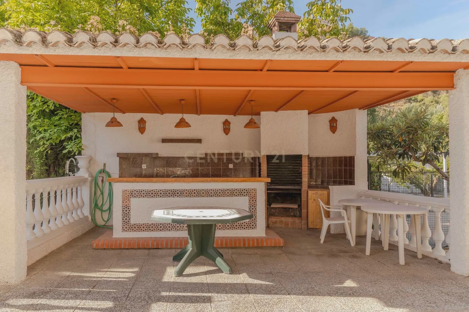 6 soverom Villa til salgs i Granada by med garasje - € 1 040 000 (Ref: 9294014)