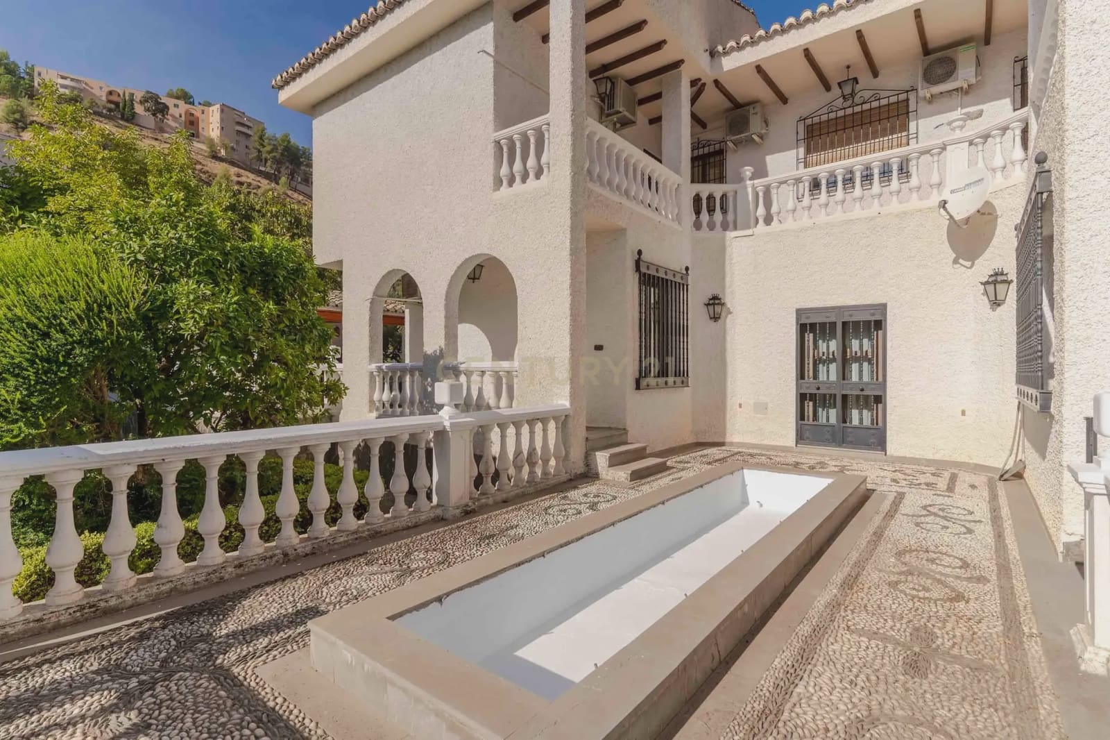 6 soverom Villa til salgs i Granada by med garasje - € 1 040 000 (Ref: 9294014)