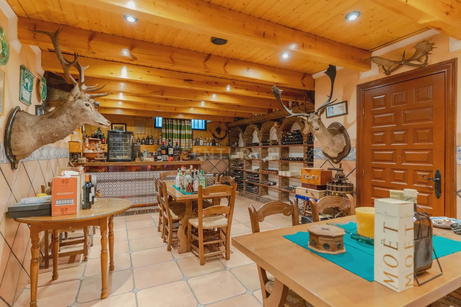 6 soverom Villa til salgs i Granada by med garasje - € 1 040 000 (Ref: 9294014)