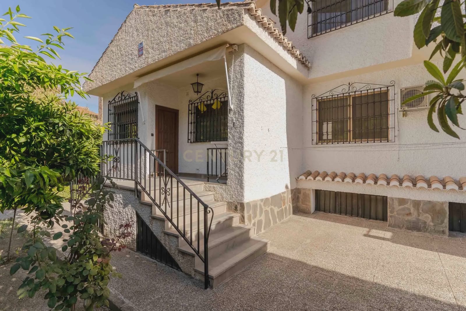 6 soverom Villa til salgs i Granada by med garasje - € 1 040 000 (Ref: 9294014)