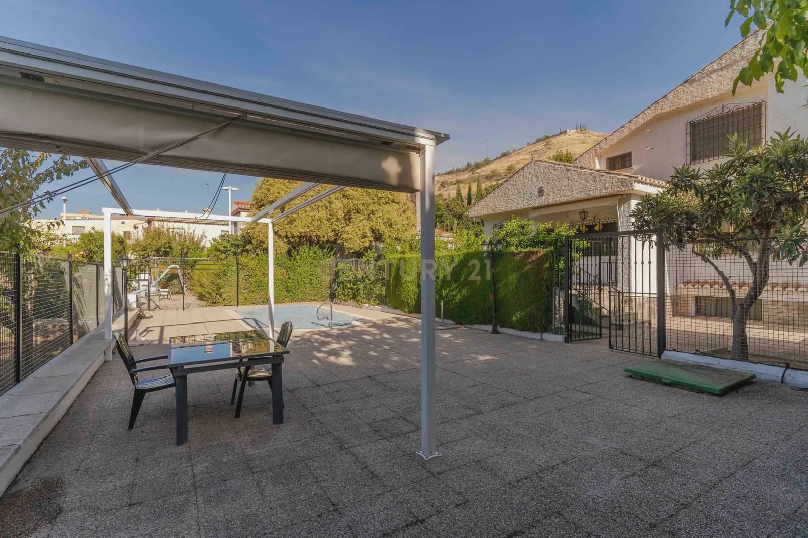 6 soverom Villa til salgs i Granada by med garasje - € 1 040 000 (Ref: 9294014)