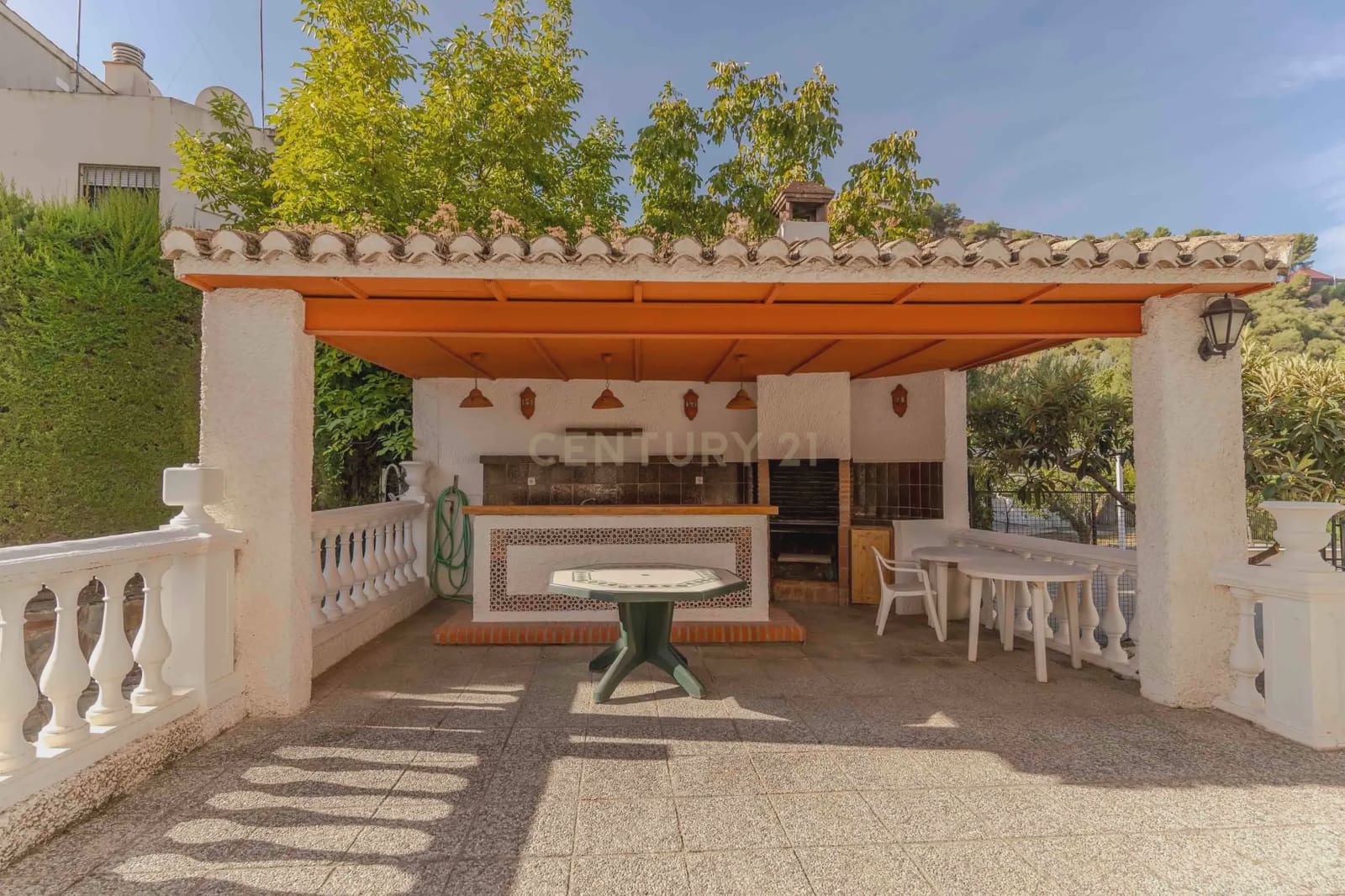 6 soverom Villa til salgs i Granada by med garasje - € 1 040 000 (Ref: 9294014)