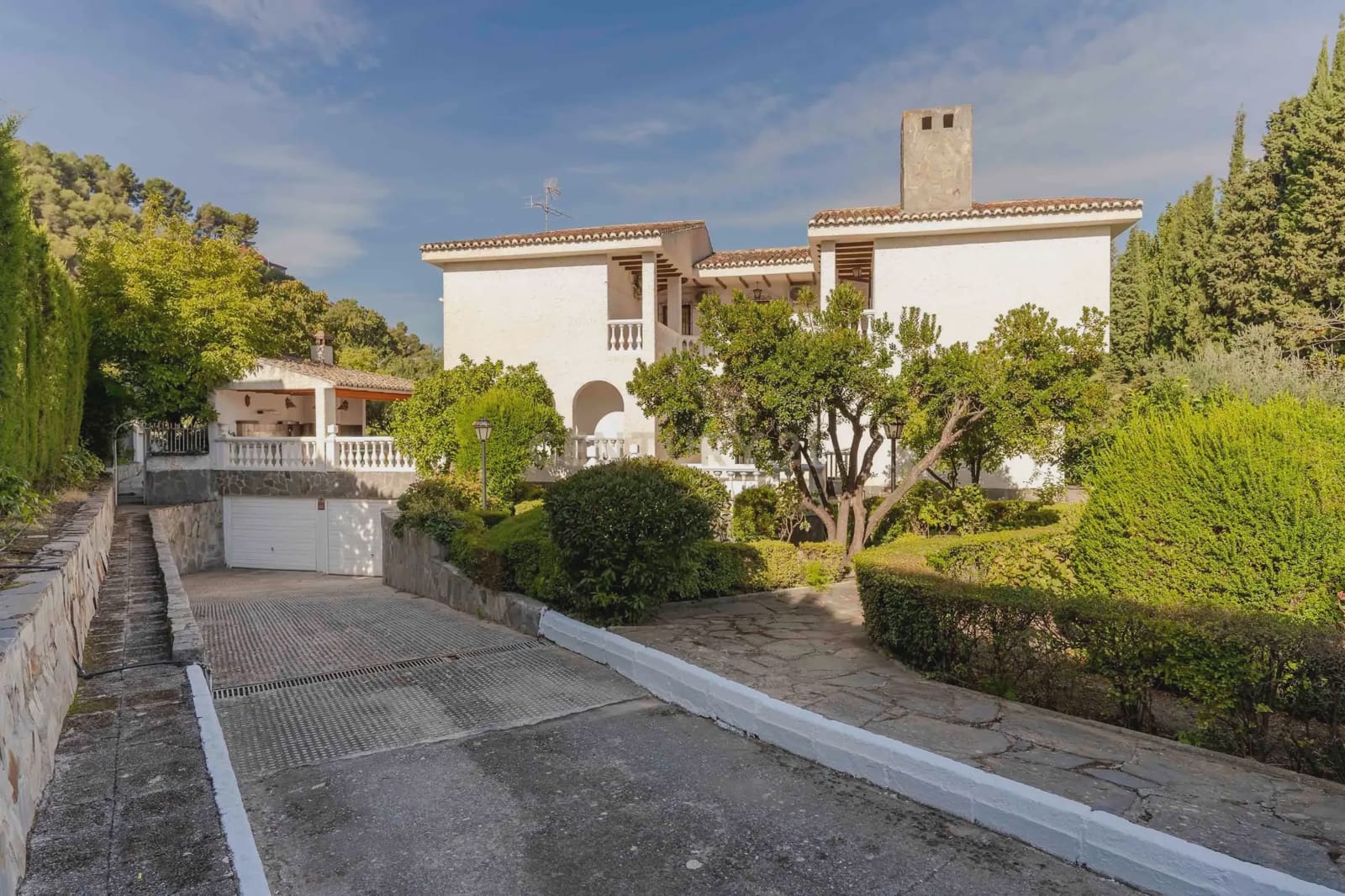6 soverom Villa til salgs i Granada by med garasje - € 1 040 000 (Ref: 9294014)