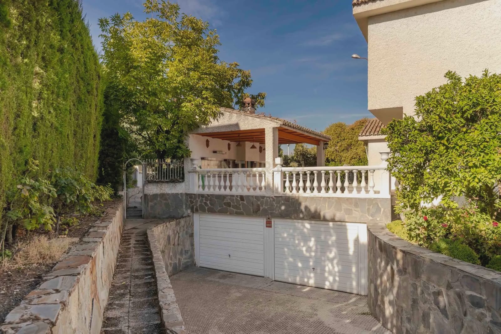 6 soverom Villa til salgs i Granada by med garasje - € 1 040 000 (Ref: 9294014)