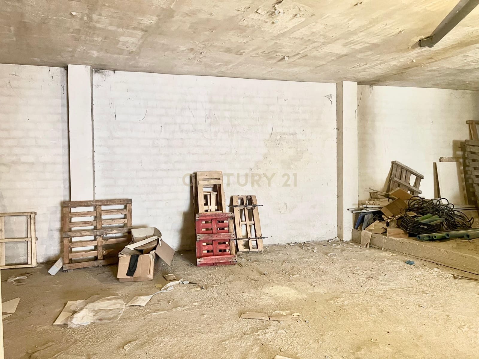 Kommersiell till salu i Peligros - 215 000 € (Ref: 9296085)