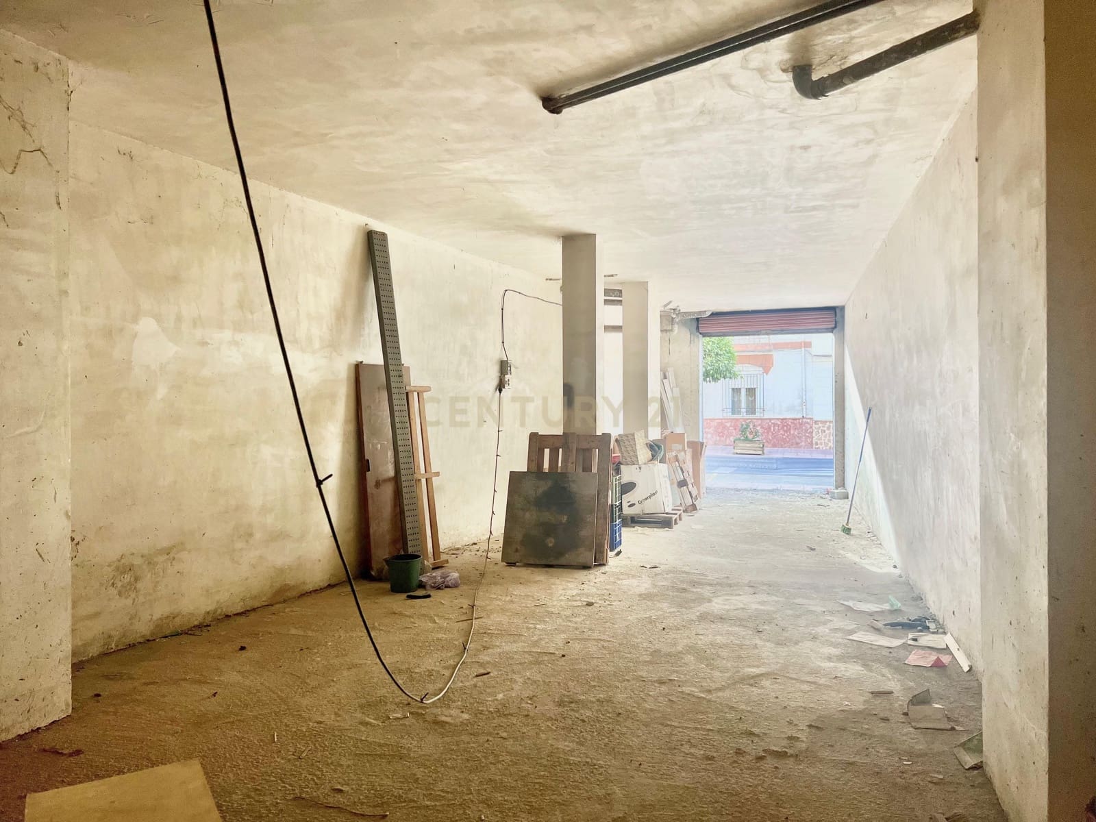 Kommersiell till salu i Peligros - 215 000 € (Ref: 9296085)