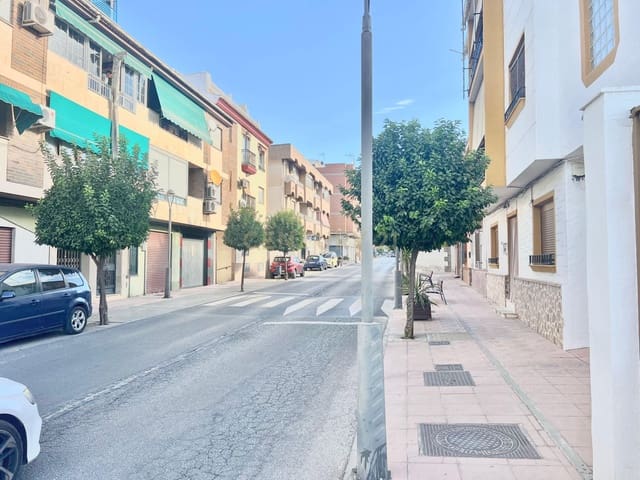 Commercial for sale in Peligros - € 215,000 (Ref: 9296085)