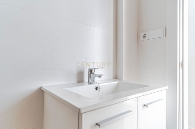 4 soveværelse Byhus til salg i Quéntar - € 199.900 (Ref: 9301801)