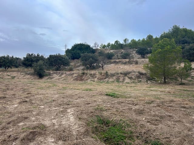 Grunde uden byggetilladelser til salg i Molvízar - € 40.000 (Ref: 9308774)