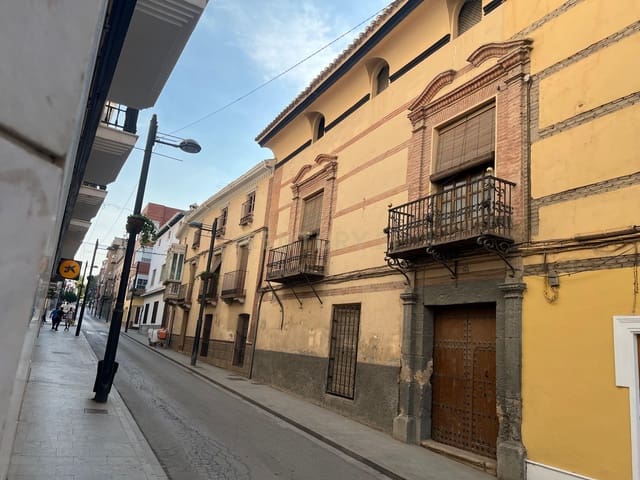 8 soveværelse Byhus til salg i Caniles med garage - € 145.000 (Ref: 9308775)