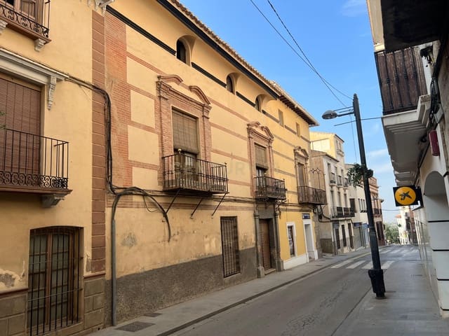 8 soveværelse Byhus til salg i Caniles med garage - € 145.000 (Ref: 9308775)