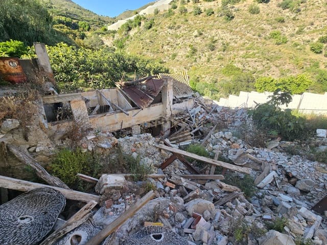 Ruin for sale in Itrabo - € 102,000 (Ref: 9308777)