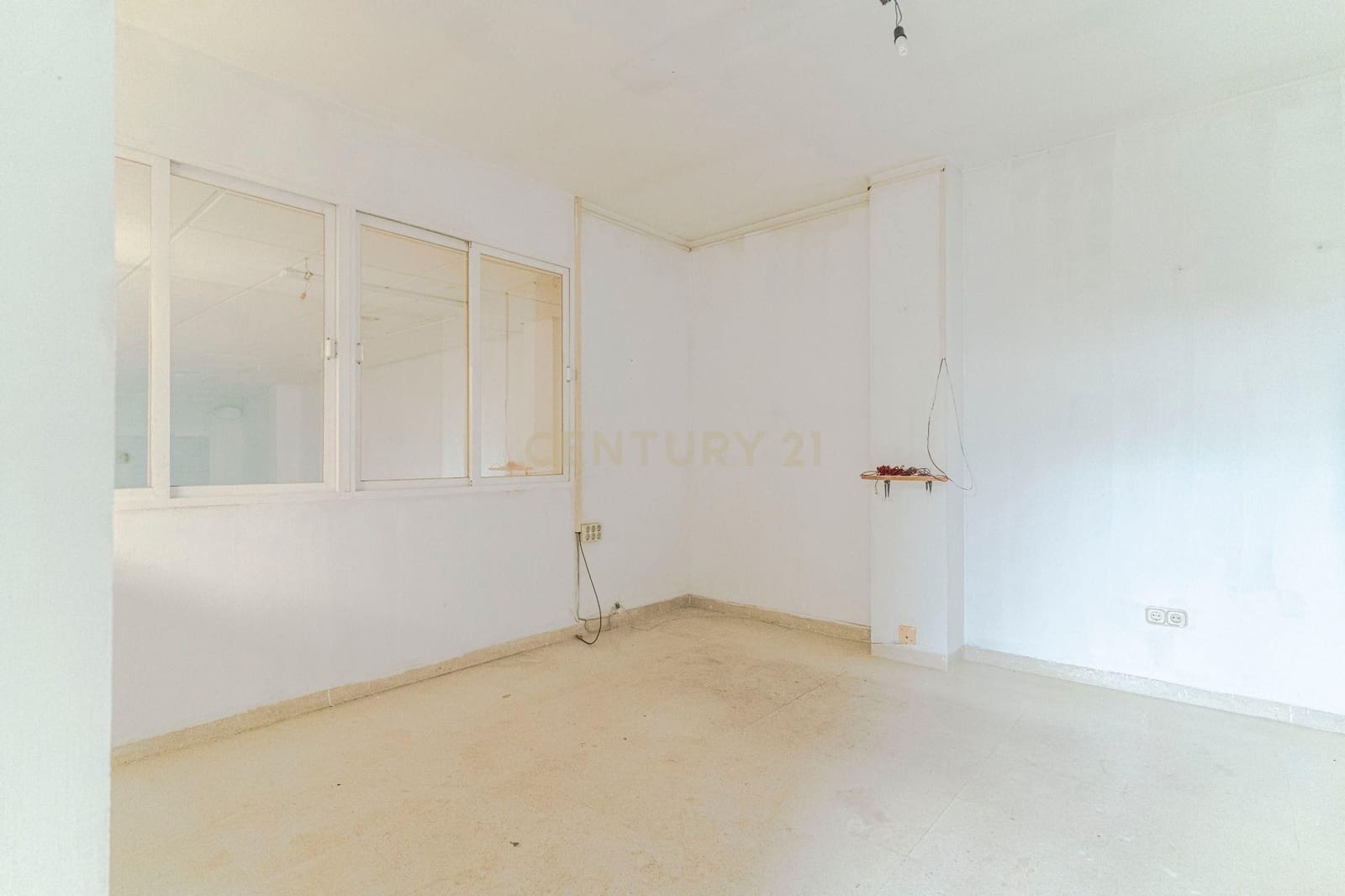 Erhverv til salg i Santa Fe - € 199.500 (Ref: 9308781)