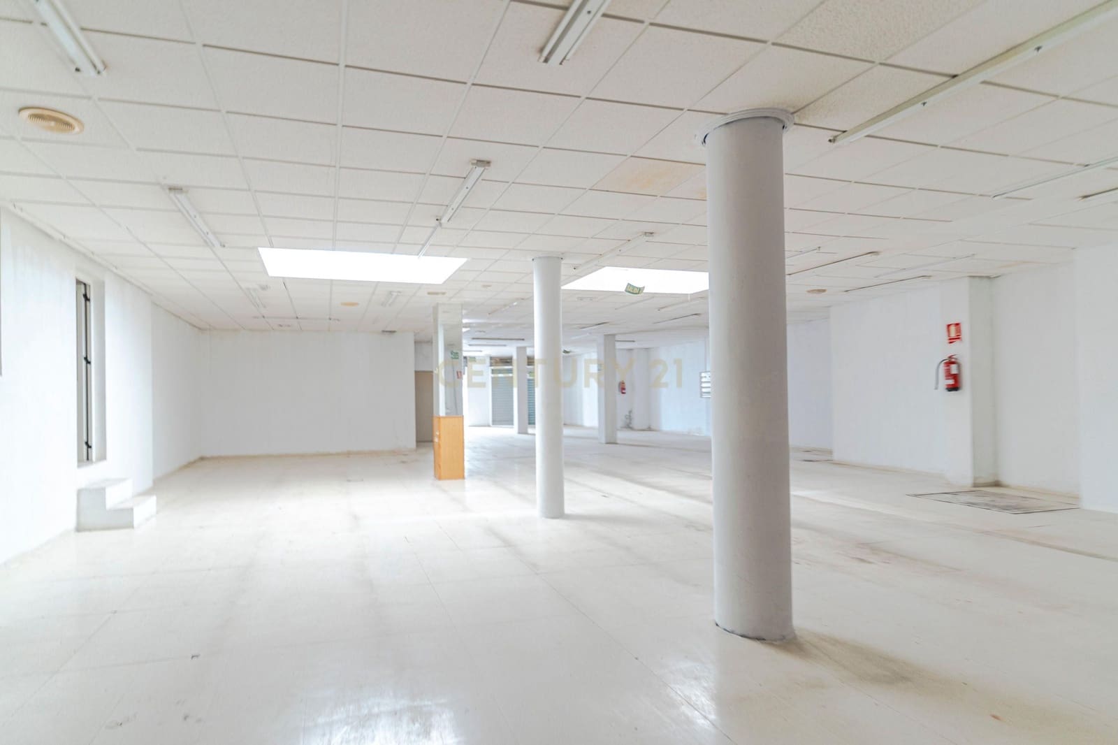 Erhverv til salg i Santa Fe - € 199.500 (Ref: 9308781)