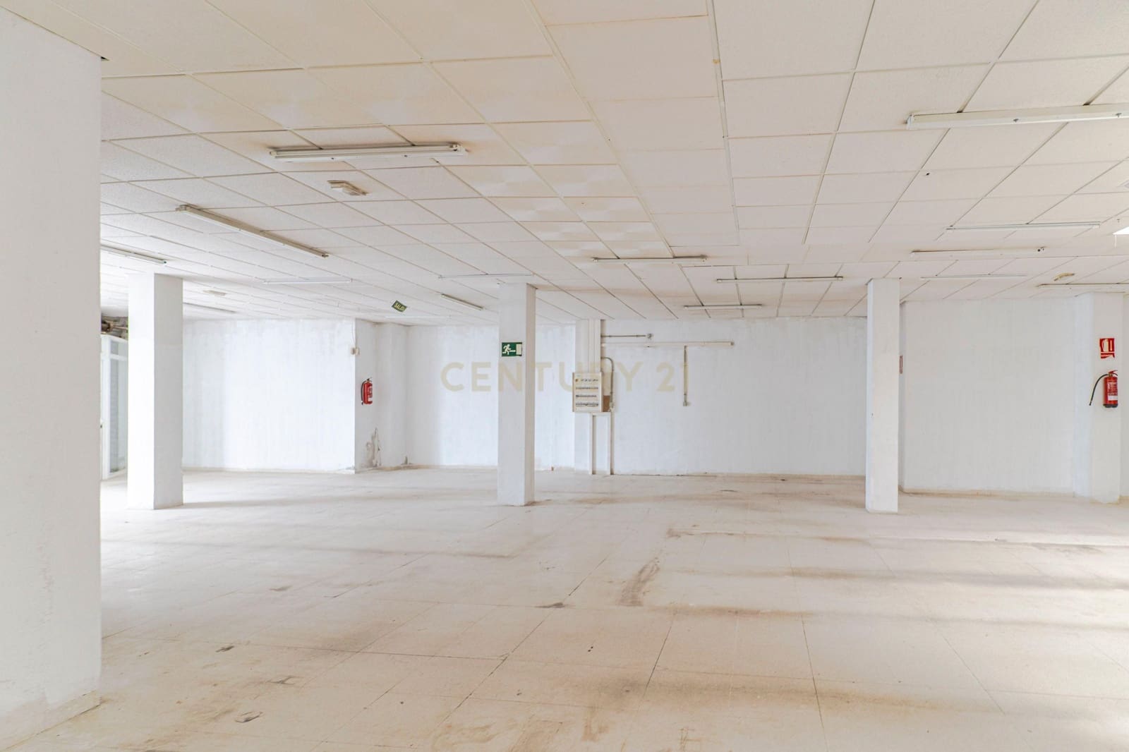 Erhverv til salg i Santa Fe - € 199.500 (Ref: 9308781)