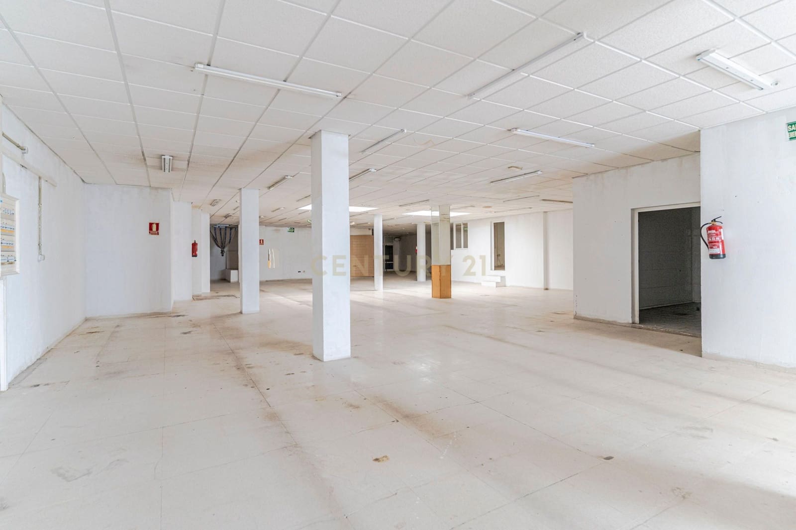 Erhverv til salg i Santa Fe - € 199.500 (Ref: 9308781)