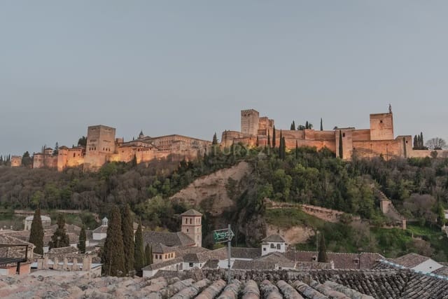 6 slaapkamer Rijtjeshuis te koop in Albaicin, Granada stad - € 830.000 (Ref: 9308785)