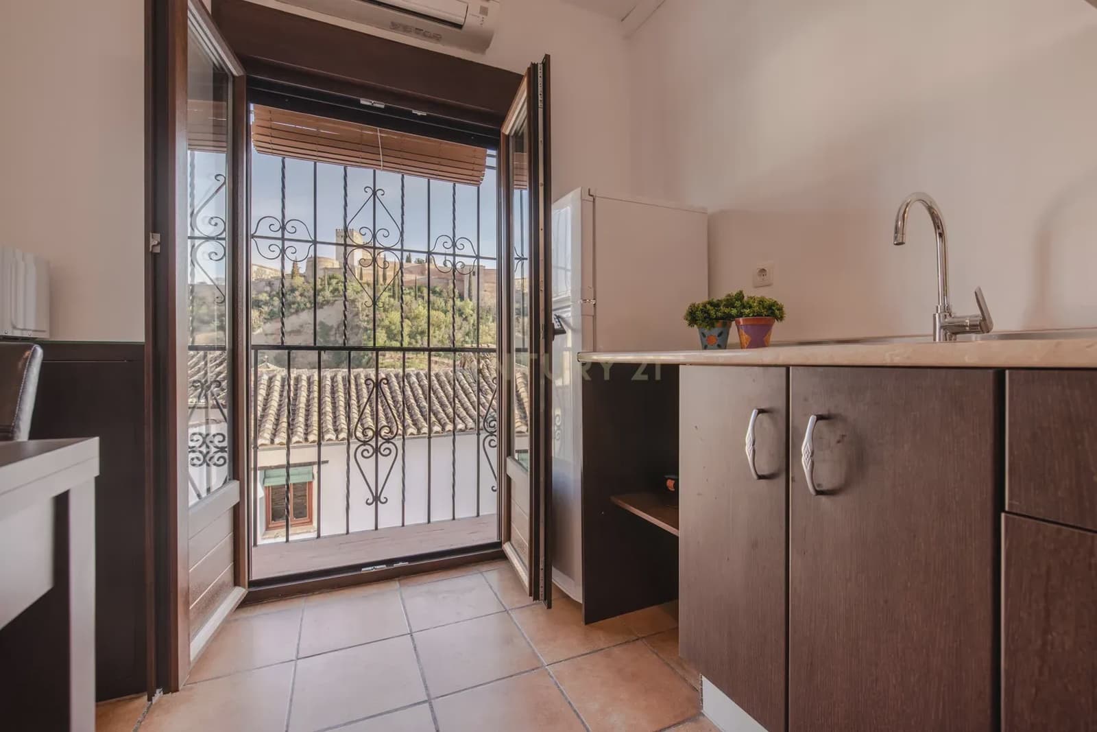 6 slaapkamer Rijtjeshuis te koop in Granada stad - € 830.000 (Ref: 9308785)