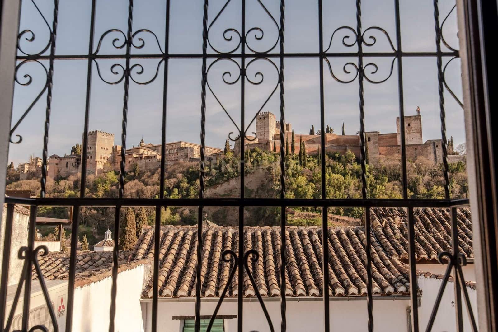 6 slaapkamer Rijtjeshuis te koop in Granada stad - € 830.000 (Ref: 9308785)