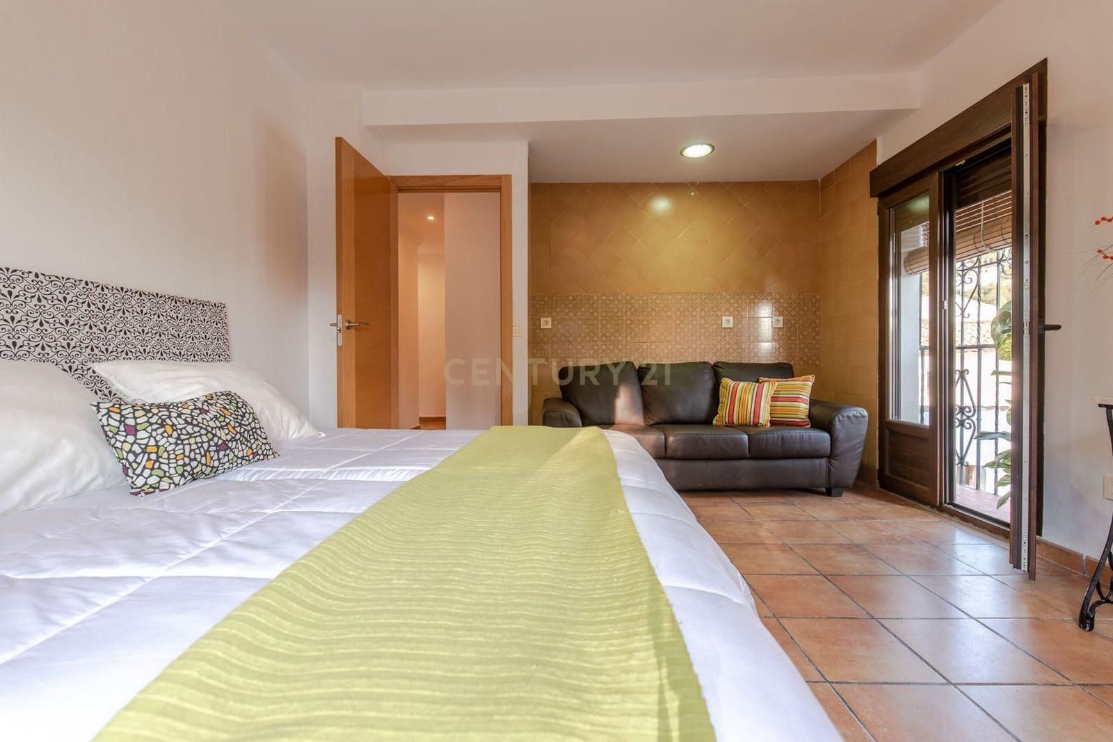 6 slaapkamer Rijtjeshuis te koop in Granada stad - € 830.000 (Ref: 9308785)