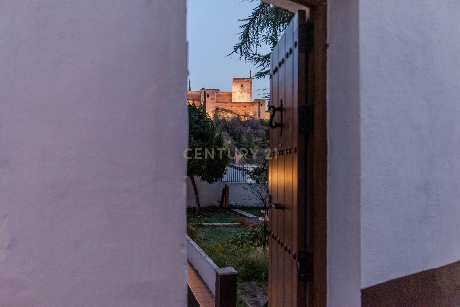 6 slaapkamer Rijtjeshuis te koop in Granada stad - € 830.000 (Ref: 9308785)