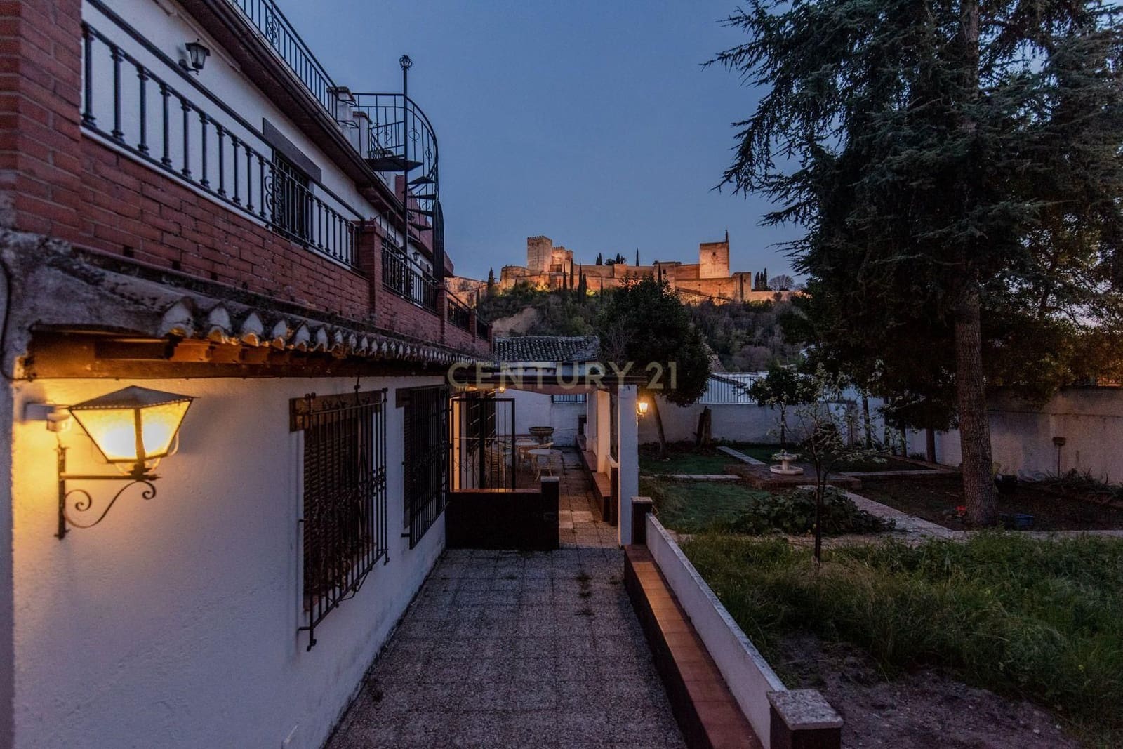 6 slaapkamer Rijtjeshuis te koop in Granada stad - € 830.000 (Ref: 9308785)