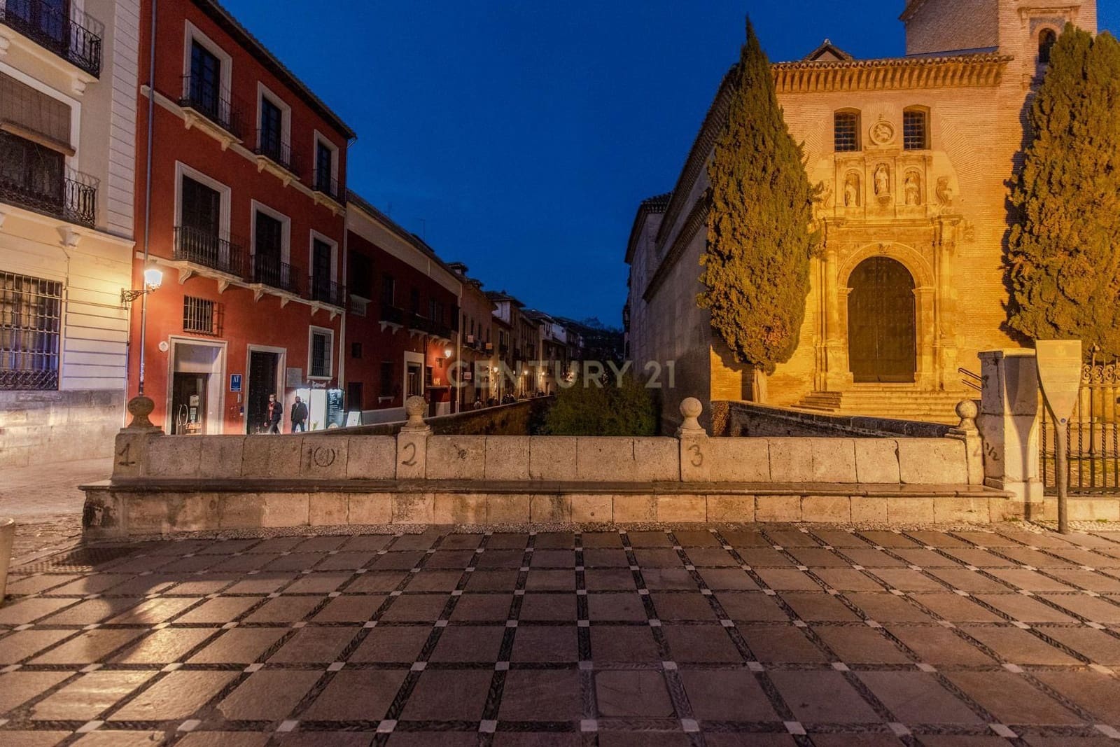 6 slaapkamer Rijtjeshuis te koop in Granada stad - € 830.000 (Ref: 9308785)