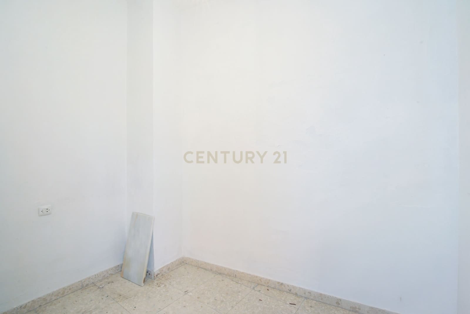 3 soverom Hus til salgs i Velez de Benaudalla med garasje - € 140 000 (Ref: 9308788)