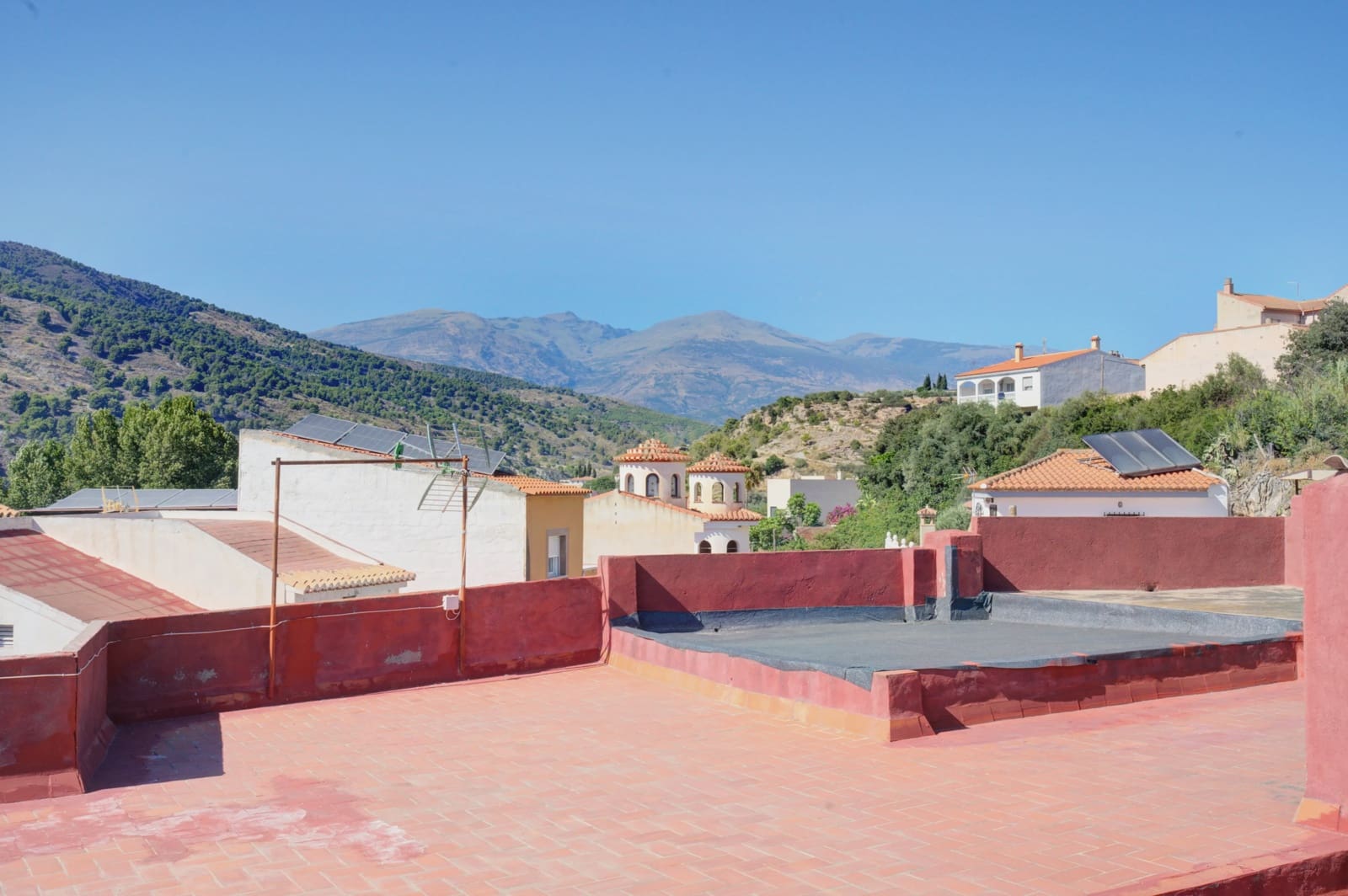 3 soverom Hus til salgs i Velez de Benaudalla med garasje - € 140 000 (Ref: 9308788)