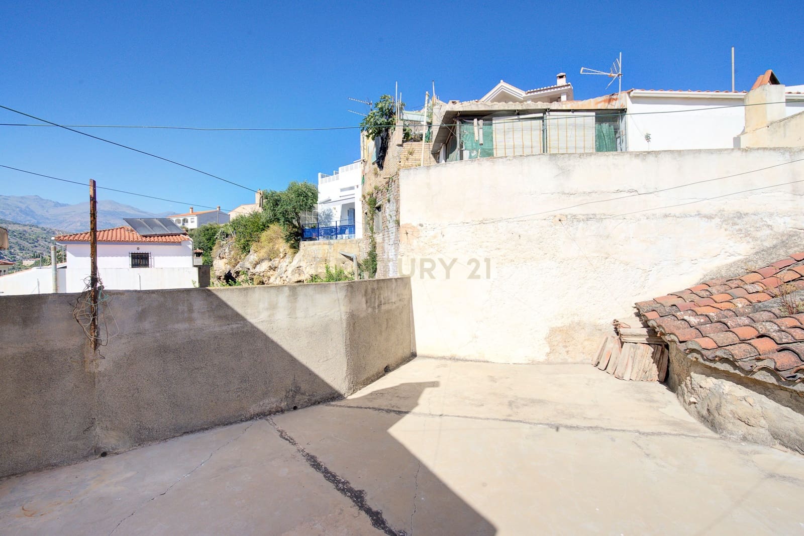 3 soverom Hus til salgs i Velez de Benaudalla med garasje - € 140 000 (Ref: 9308788)