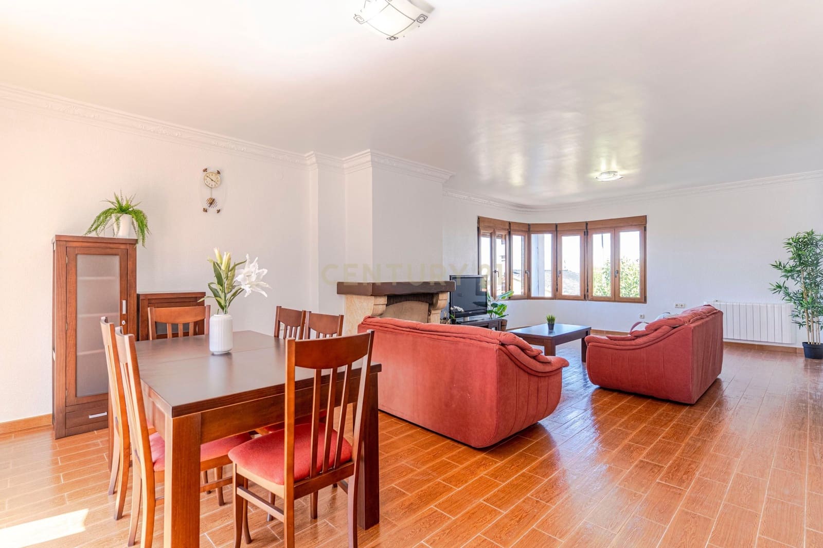 6 slaapkamer Villa te koop in Peligros - € 415.000 (Ref: 9308789)