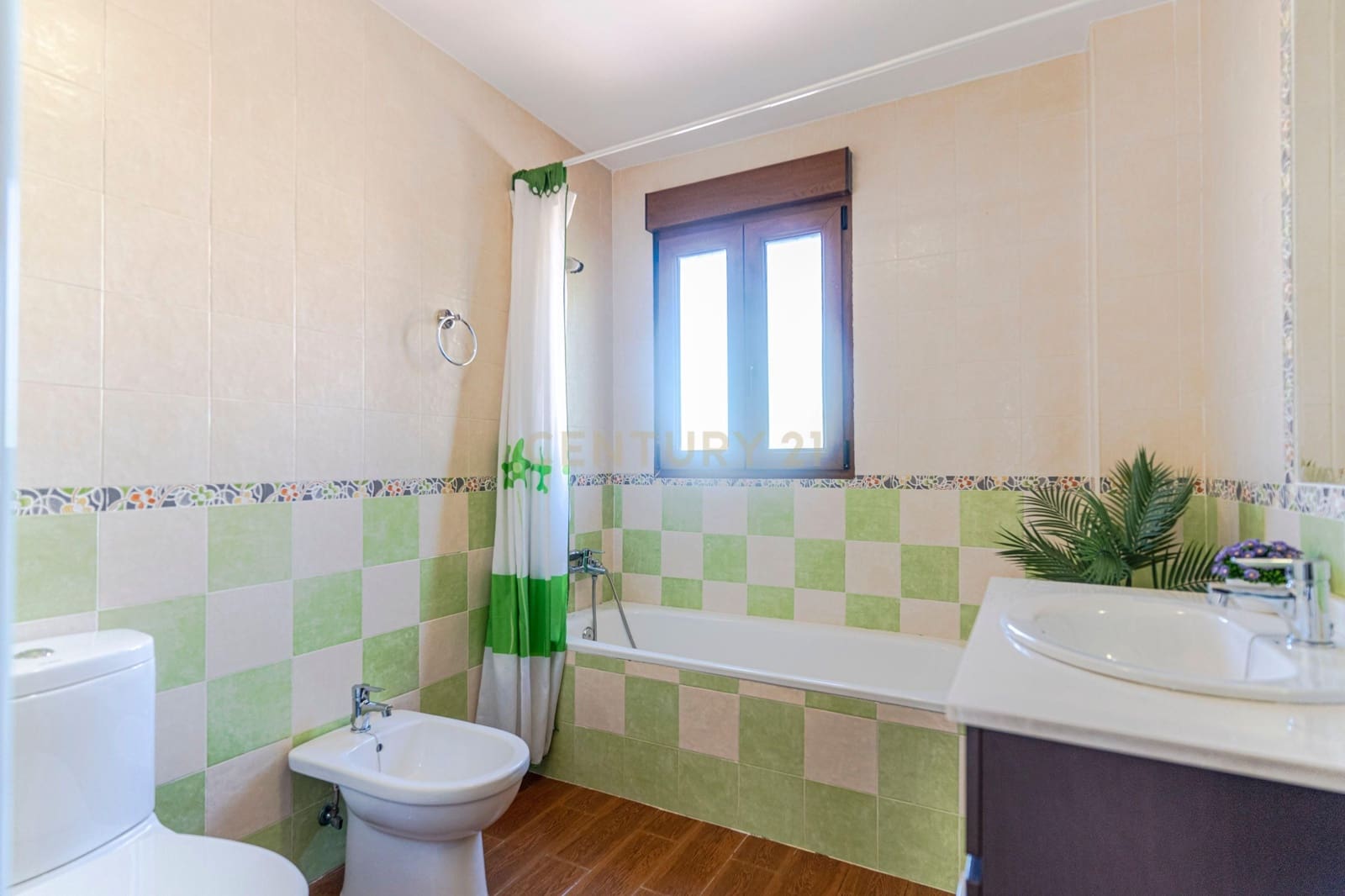 6 slaapkamer Villa te koop in Peligros - € 415.000 (Ref: 9308789)