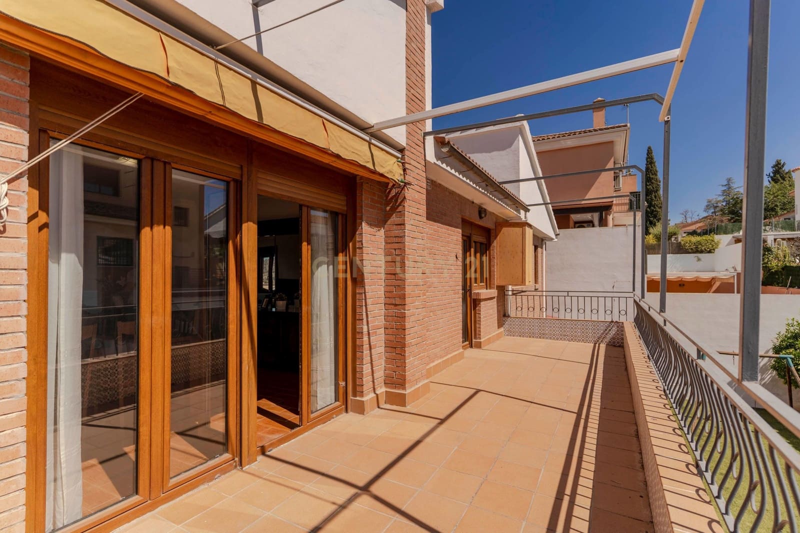 6 slaapkamer Villa te koop in Peligros - € 415.000 (Ref: 9308789)