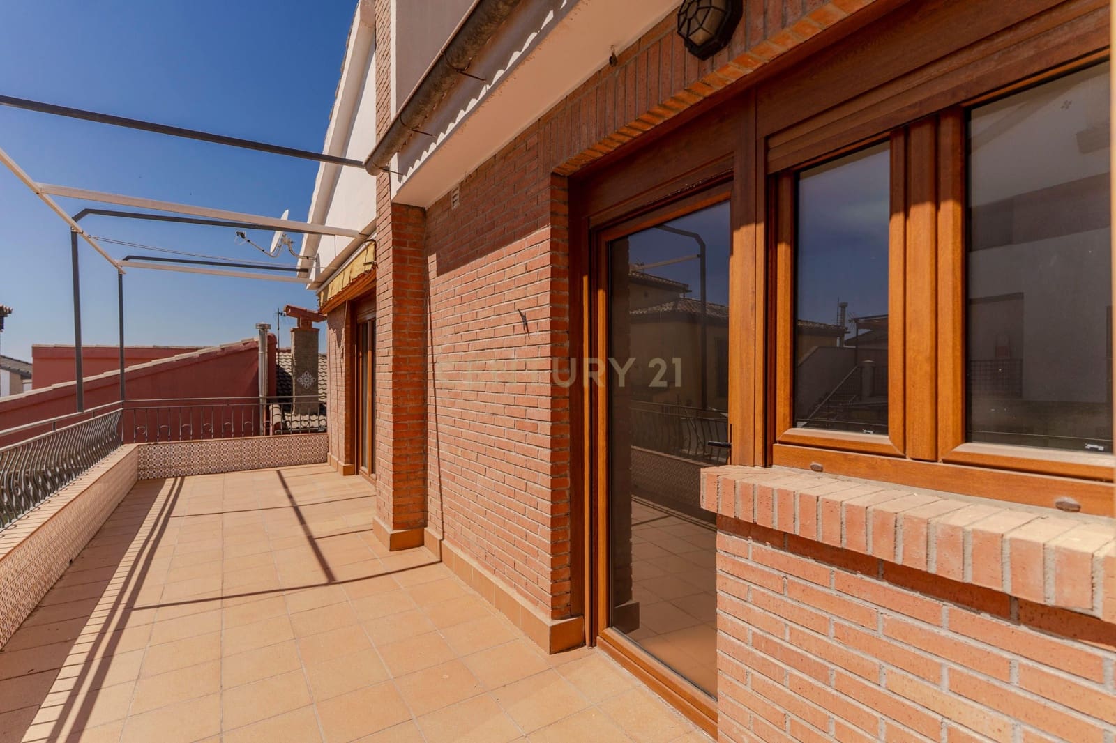 6 slaapkamer Villa te koop in Peligros - € 415.000 (Ref: 9308789)