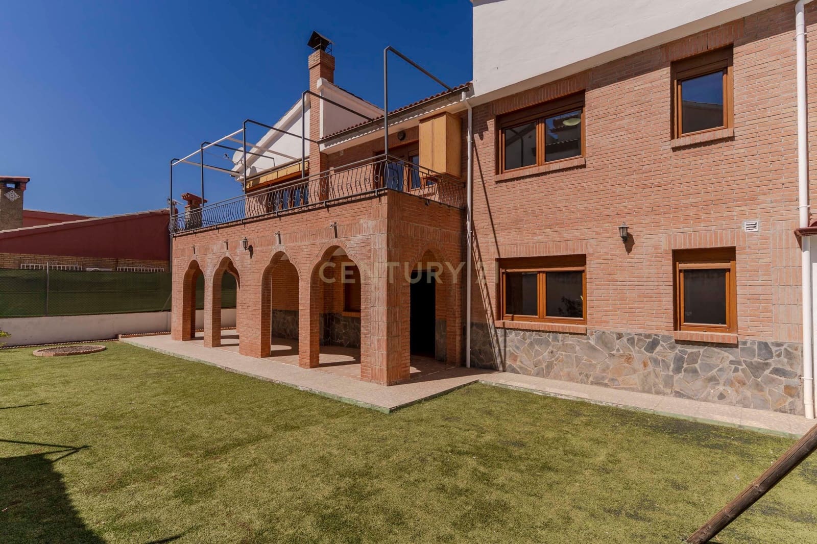 6 slaapkamer Villa te koop in Peligros - € 415.000 (Ref: 9308789)