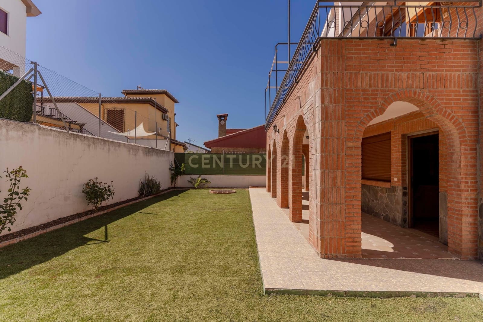 6 slaapkamer Villa te koop in Peligros - € 415.000 (Ref: 9308789)