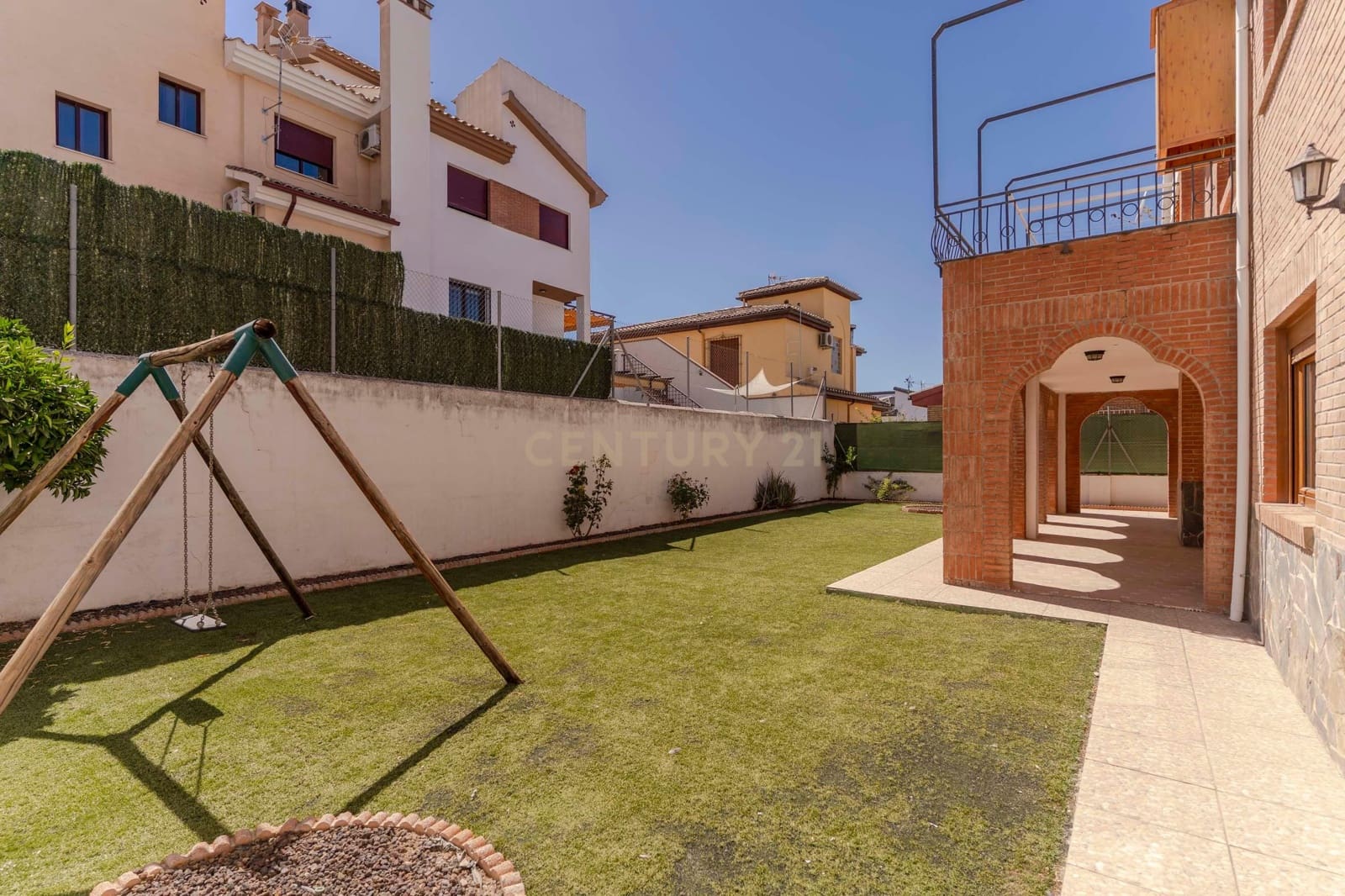 6 slaapkamer Villa te koop in Peligros - € 415.000 (Ref: 9308789)