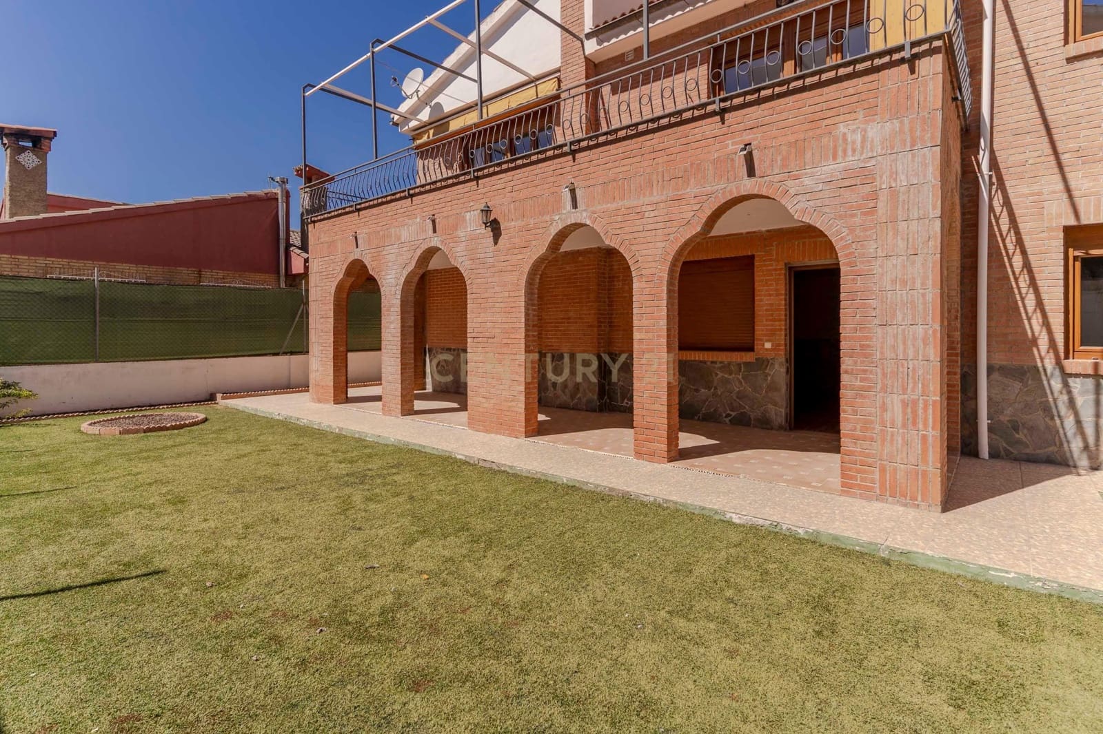 6 slaapkamer Villa te koop in Peligros - € 415.000 (Ref: 9308789)