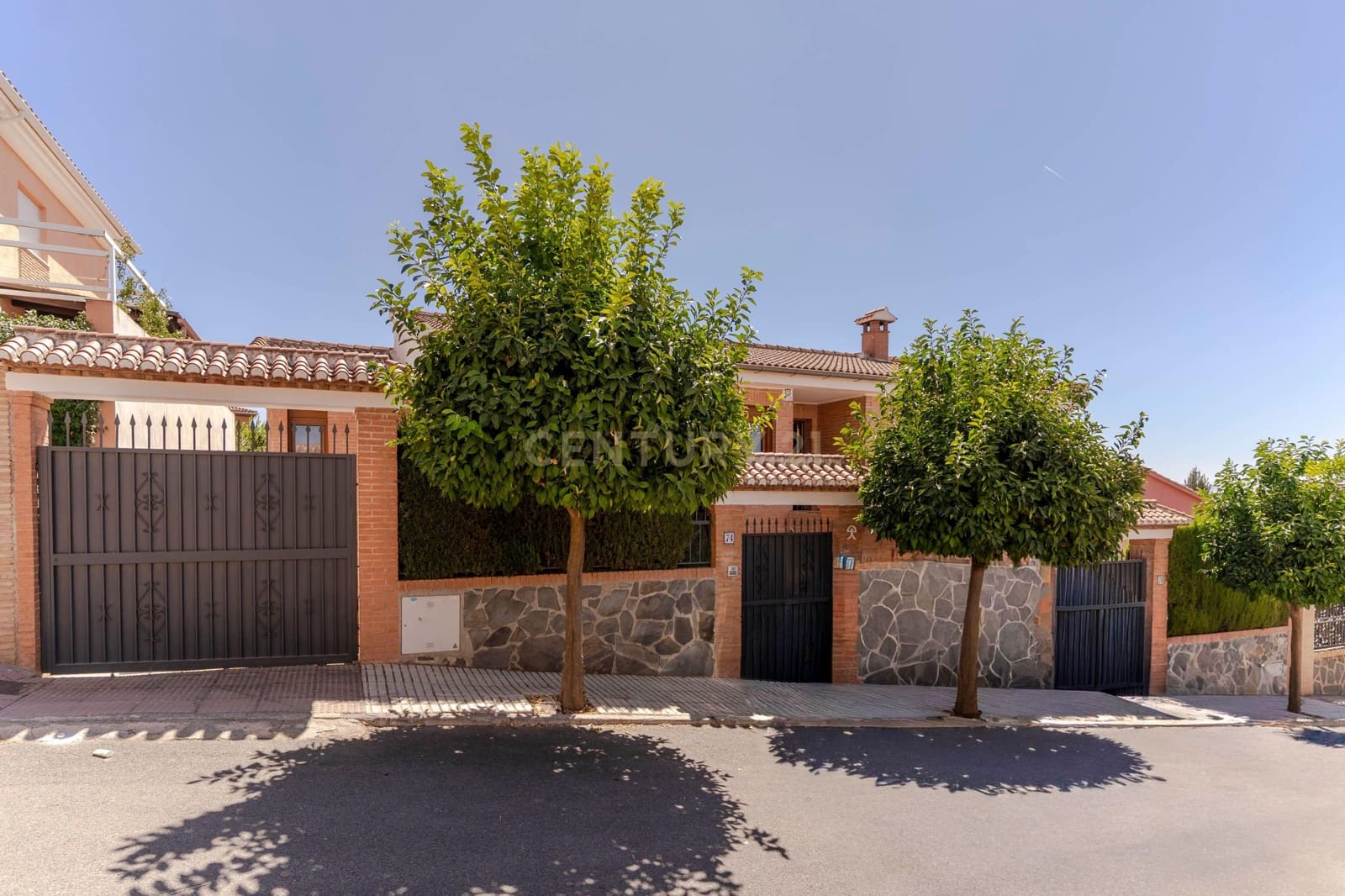 6 slaapkamer Villa te koop in Peligros - € 415.000 (Ref: 9308789)